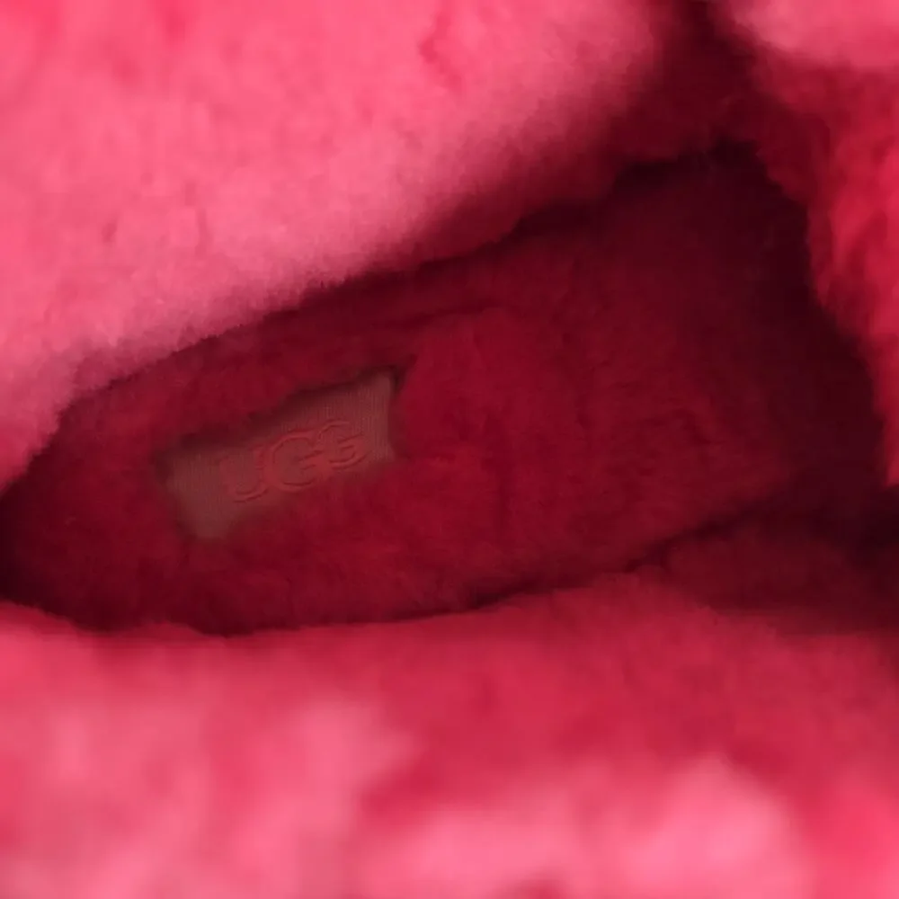 NEW UGG Neumel Womens Size 7 Fuzzy Warm Chukka Boots Shoes Slippers Pink